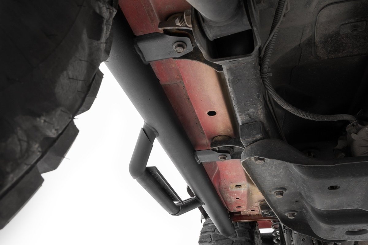 Jeep Wrangler Nerf Steps - Full Length - Rough Country - Bolt-On with Integrated Stone Guards - '97-'06